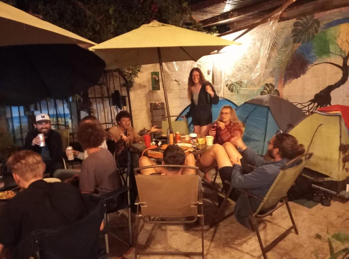 La Gaceta Camping Hotel Antigua Exterior foto